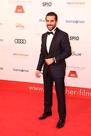 Elyas M'Barek auf dem Red Carpet @ Deutscher Filmball 2019  (©Foto. Martin Schmitz)